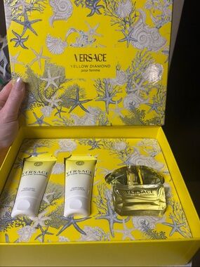BNIB Women’s Versace Yellow Diamond Fragrance Gift Set
